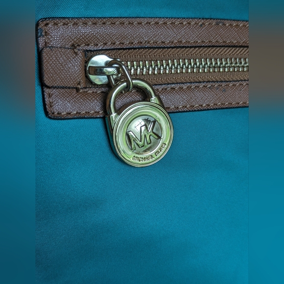 GUC Michael Kors Kempton Nylon Leather Teal Tote gold hardware, brown handles - Picture 12 of 15